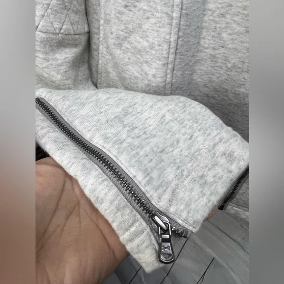 Under Armor Light Jacket - Picture 4 of 9